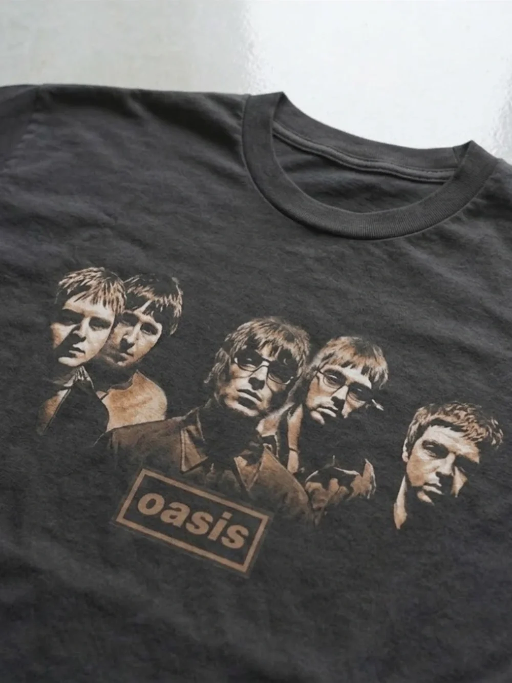 Oasis Men’s Black Graphic Band T-Shirt - Picture 3 of 4